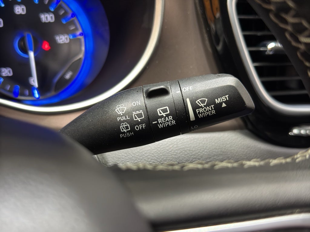 2024 Chrysler Voyager LX