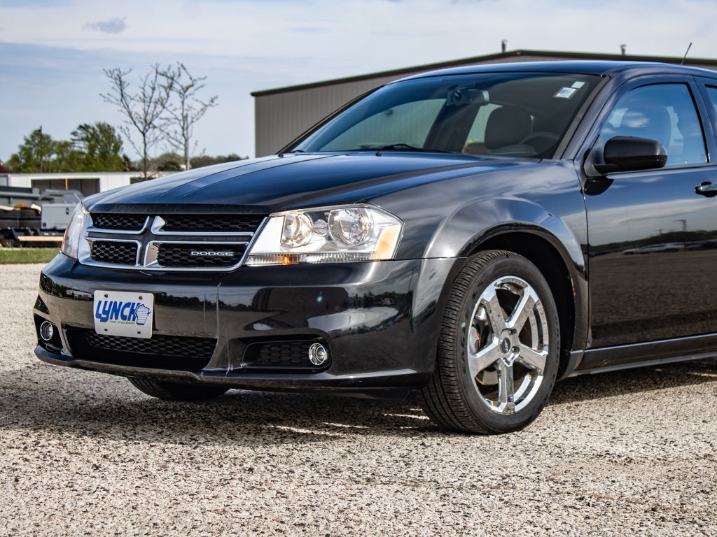 2011 Dodge Avenger Lux