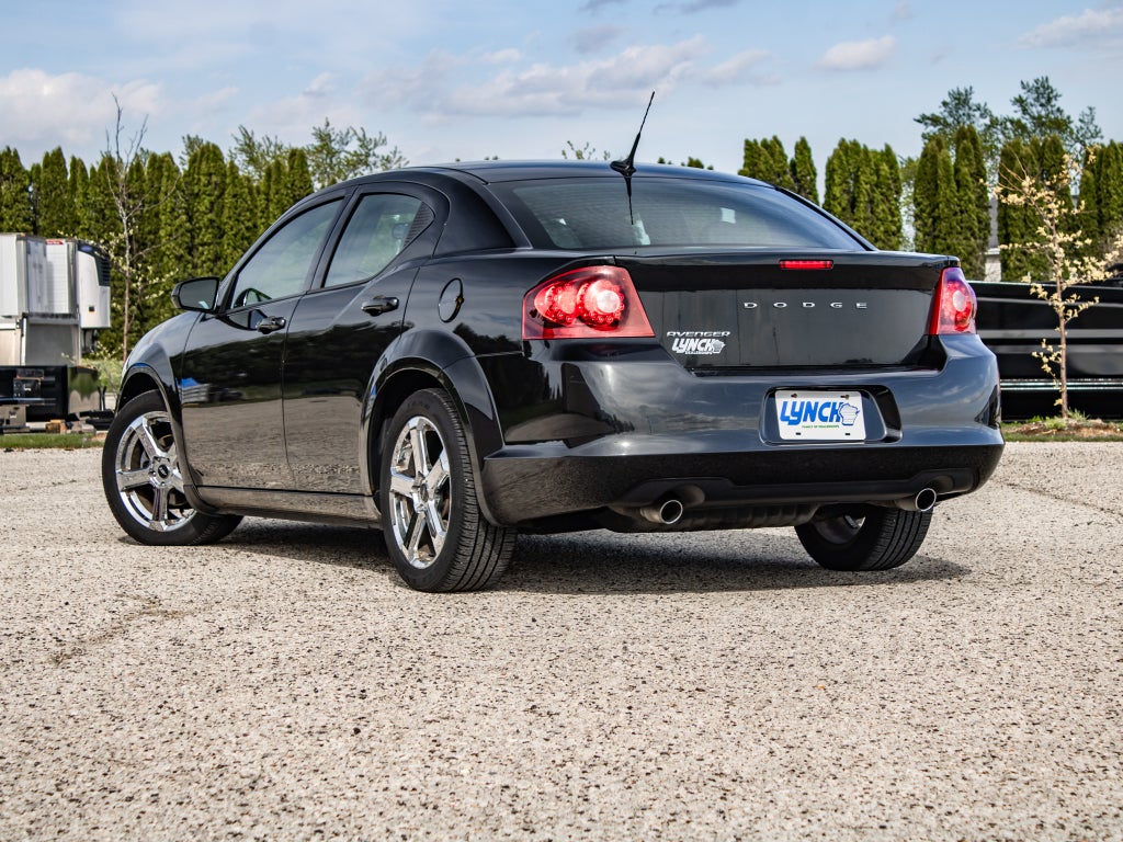 2011 Dodge Avenger Lux