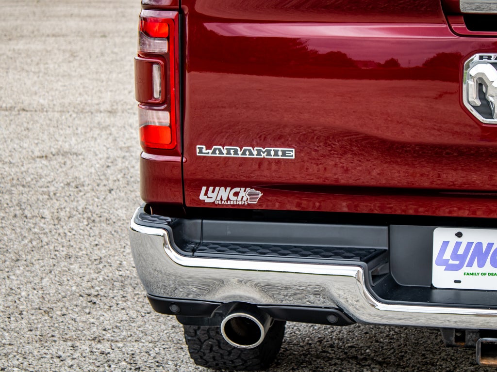 2019 RAM 1500 Laramie Crew Cab 4x4 5'7" Box