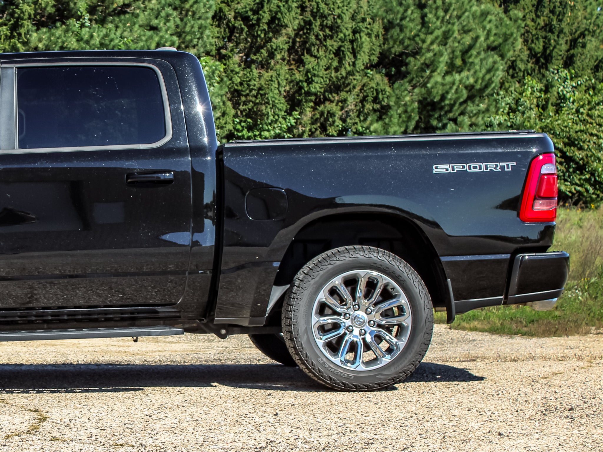 2023 RAM 1500 Laramie Crew Cab 4x4 5'7" Box