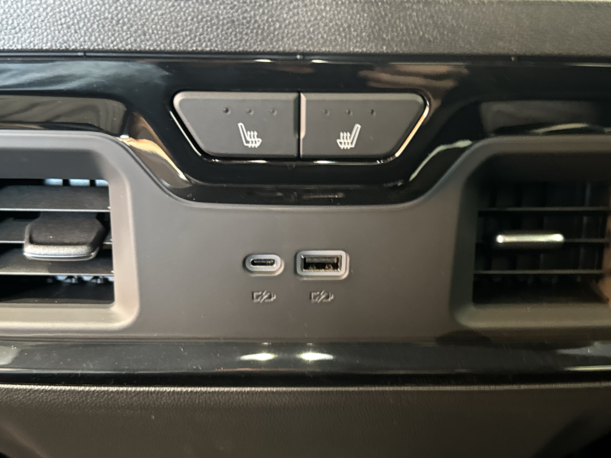 2026 GMC Sierra 1500 AT4 - Photo 15