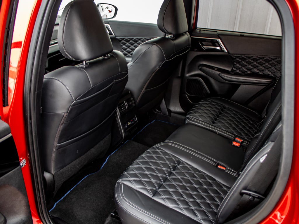 2024 Mitsubishi Outlander Plug-In Hybrid SEL