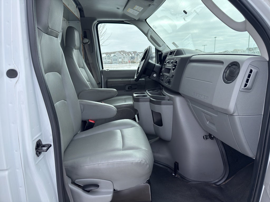 2024 Ford E-Series Cutaway BASE
