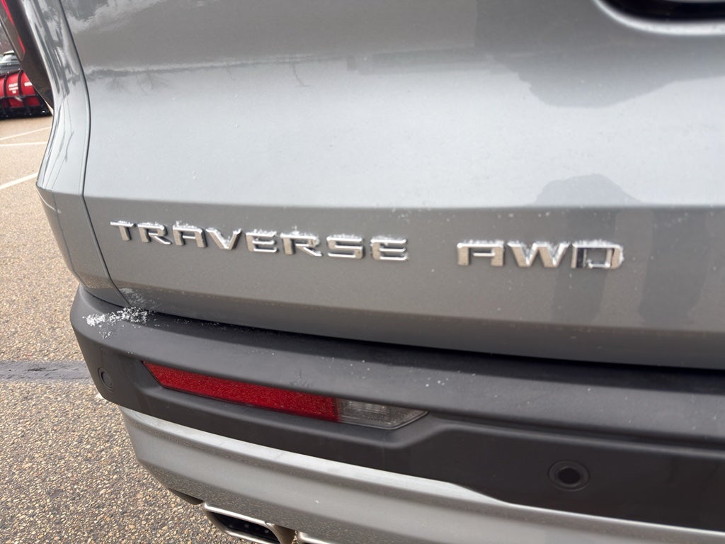 2024 Chevrolet Traverse LT