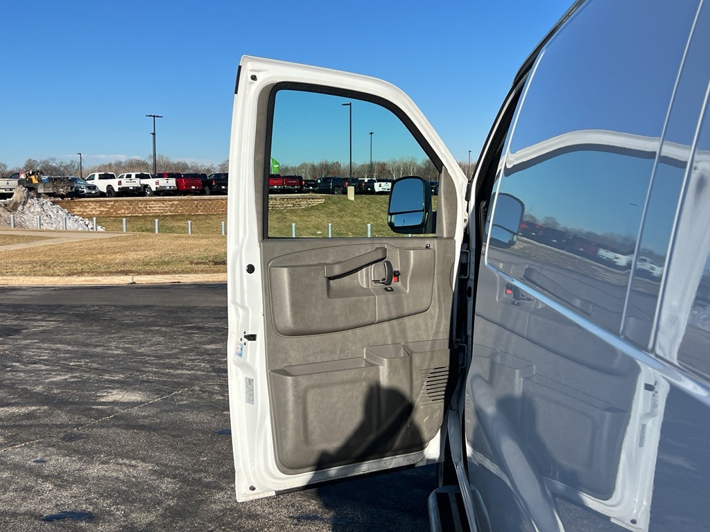 2024 Chevrolet Express Cargo 2500 WT