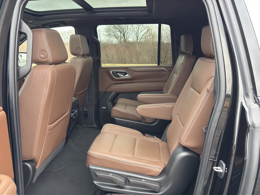 2023 Chevrolet Suburban High Country