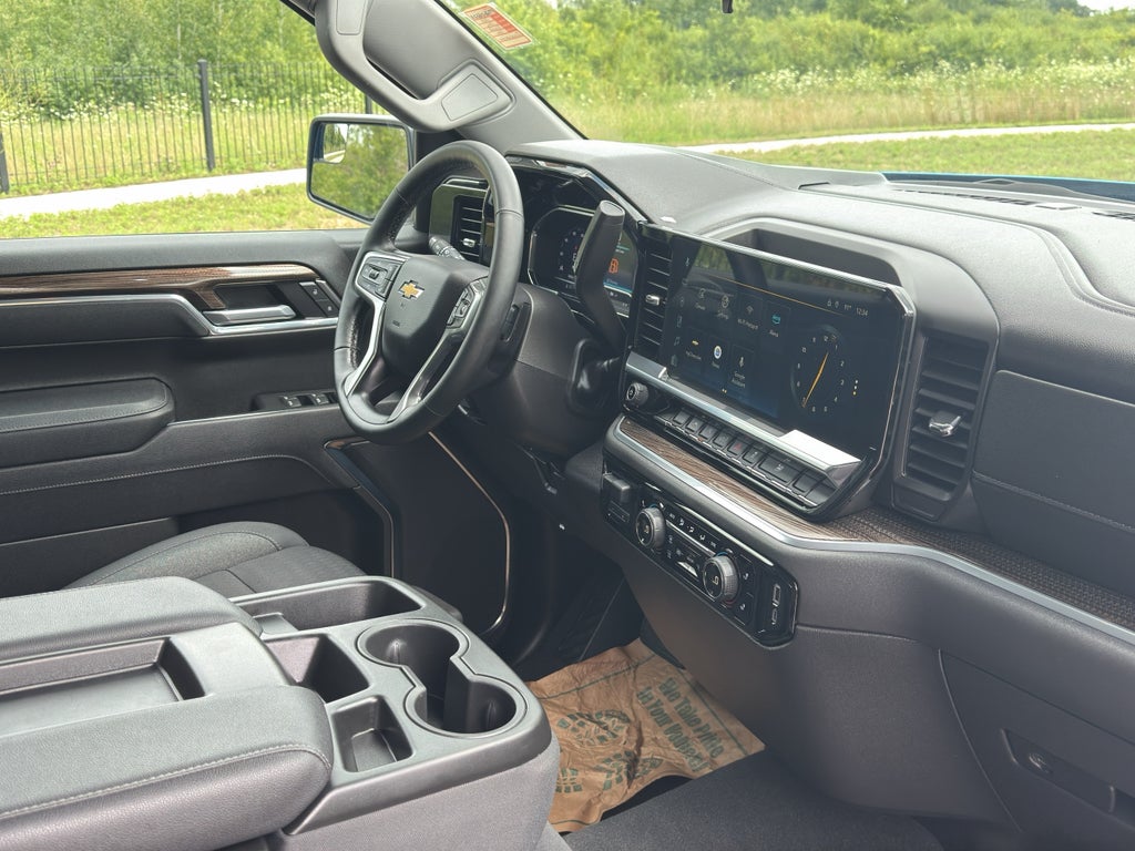 2025 Chevrolet Silverado 1500 LT (2FL)