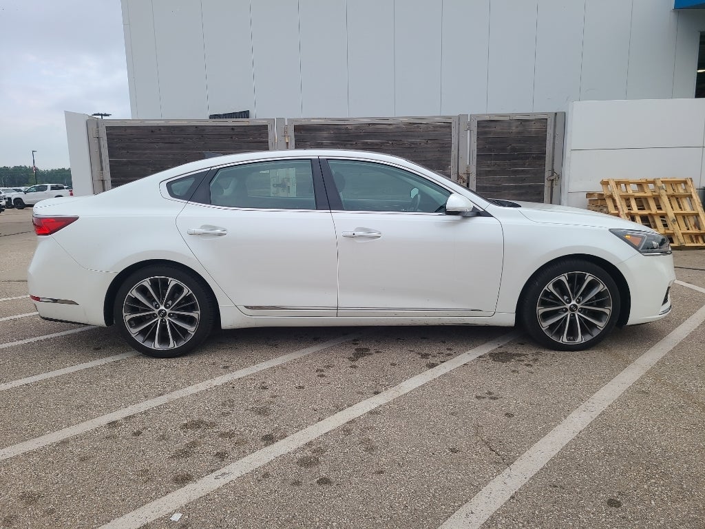 2019 Kia Cadenza Technology