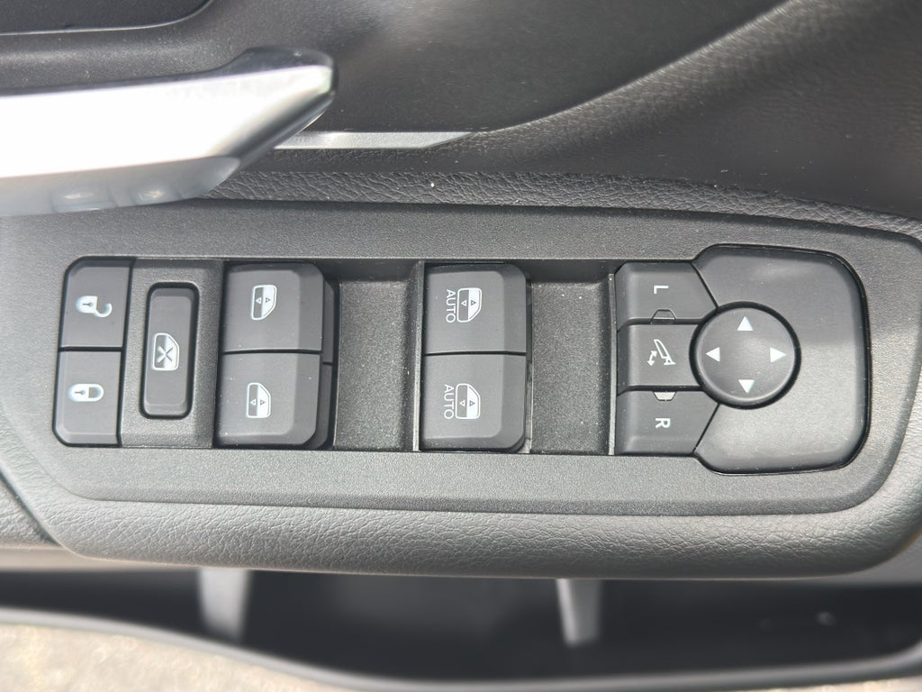 2025 RAM 1500 Big Horn w/Moonroof