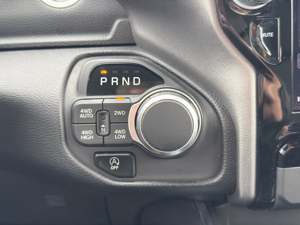 2025 RAM 1500 Big Horn w/Moonroof