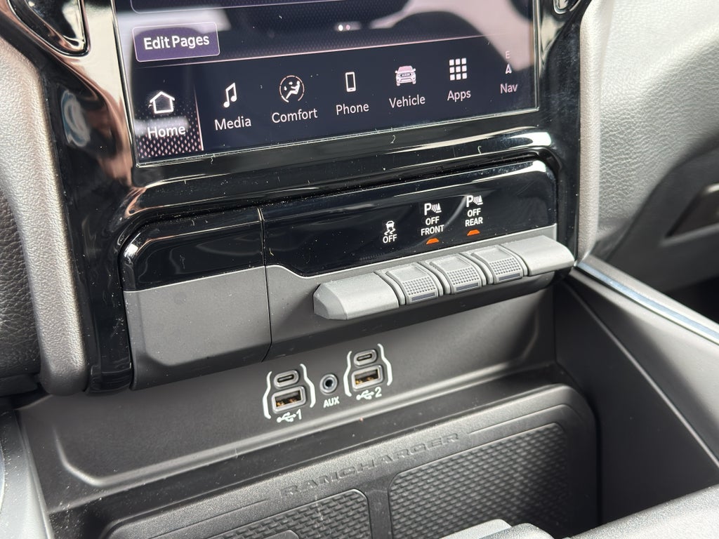 2025 RAM 1500 Big Horn w/Moonroof