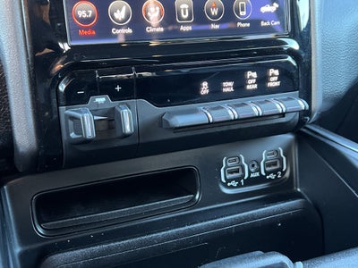 2021 RAM 1500 Laramie Night Edition w/Moonroof