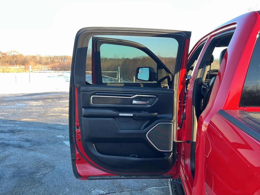 2021 RAM 1500 Laramie Night Edition w/Moonroof