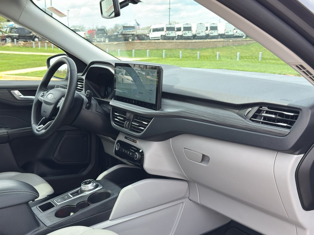 2025 Ford Escape Platinum Moonroof
