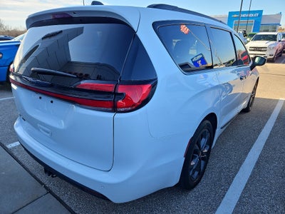 2024 Chrysler Pacifica Touring L Road Tripper