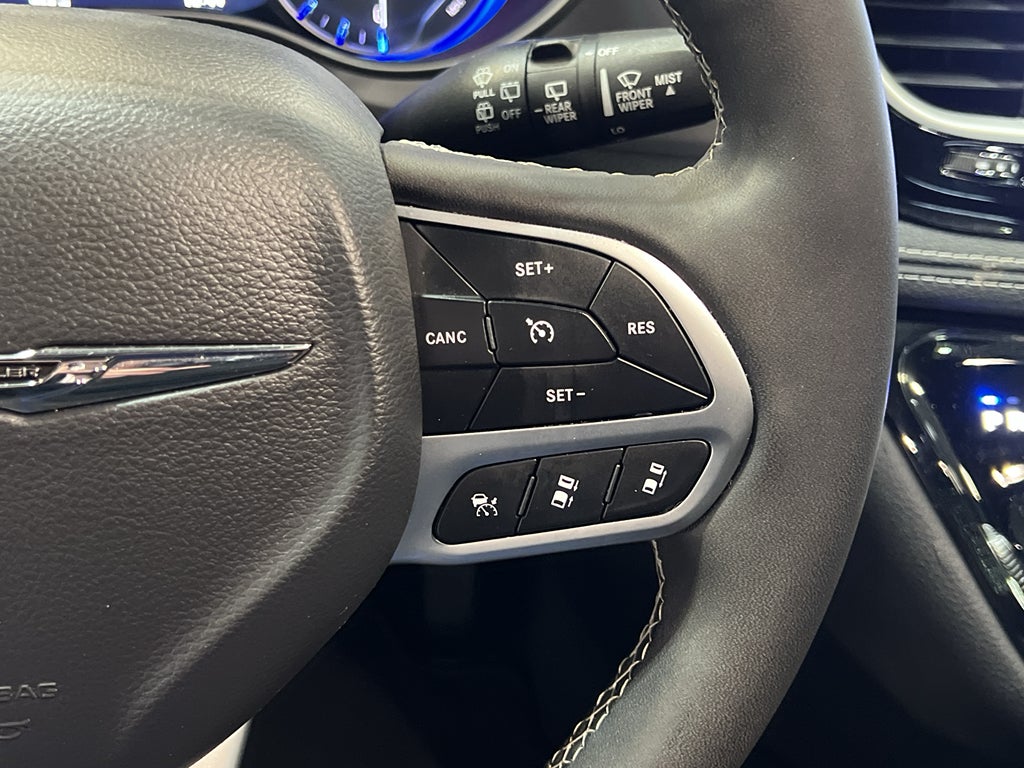 2026 Chrysler Pacifica Select Safety Sphere