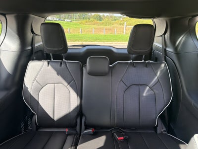 2025 Chrysler Pacifica Limited AWD