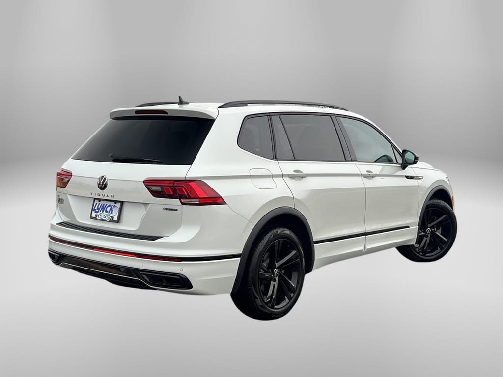 2023 Volkswagen Tiguan SE R-Line Black