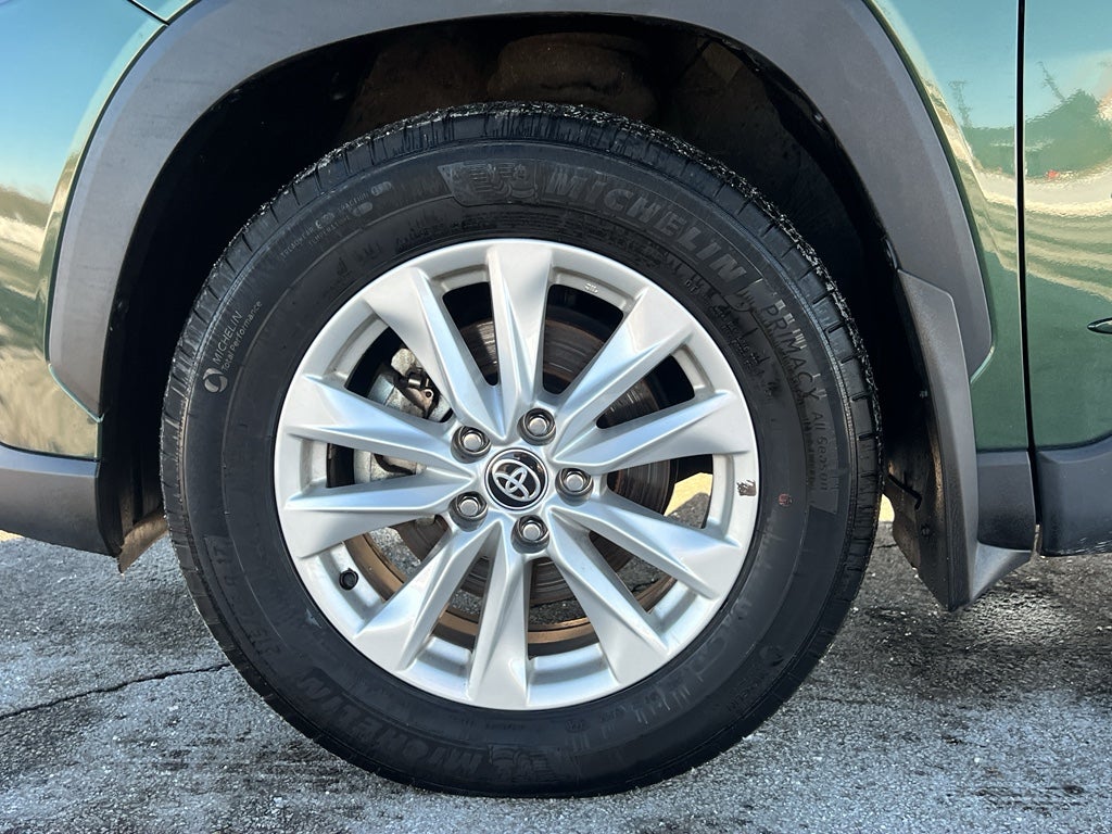 2024 Toyota Corolla Cross LE