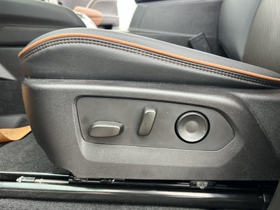 2025 GMC Canyon 4WD AT4