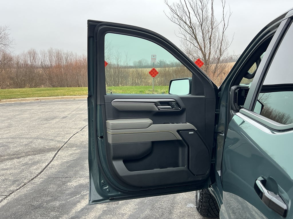 2025 Chevrolet Silverado 1500 ZR2