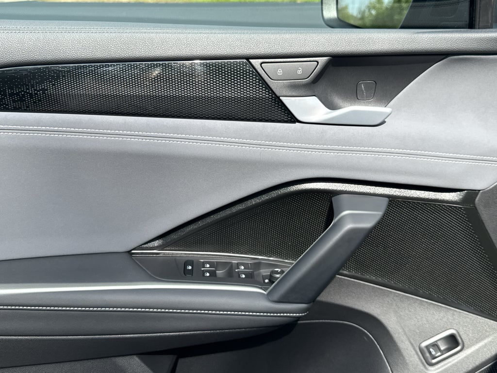 2025 Volkswagen Tiguan SE