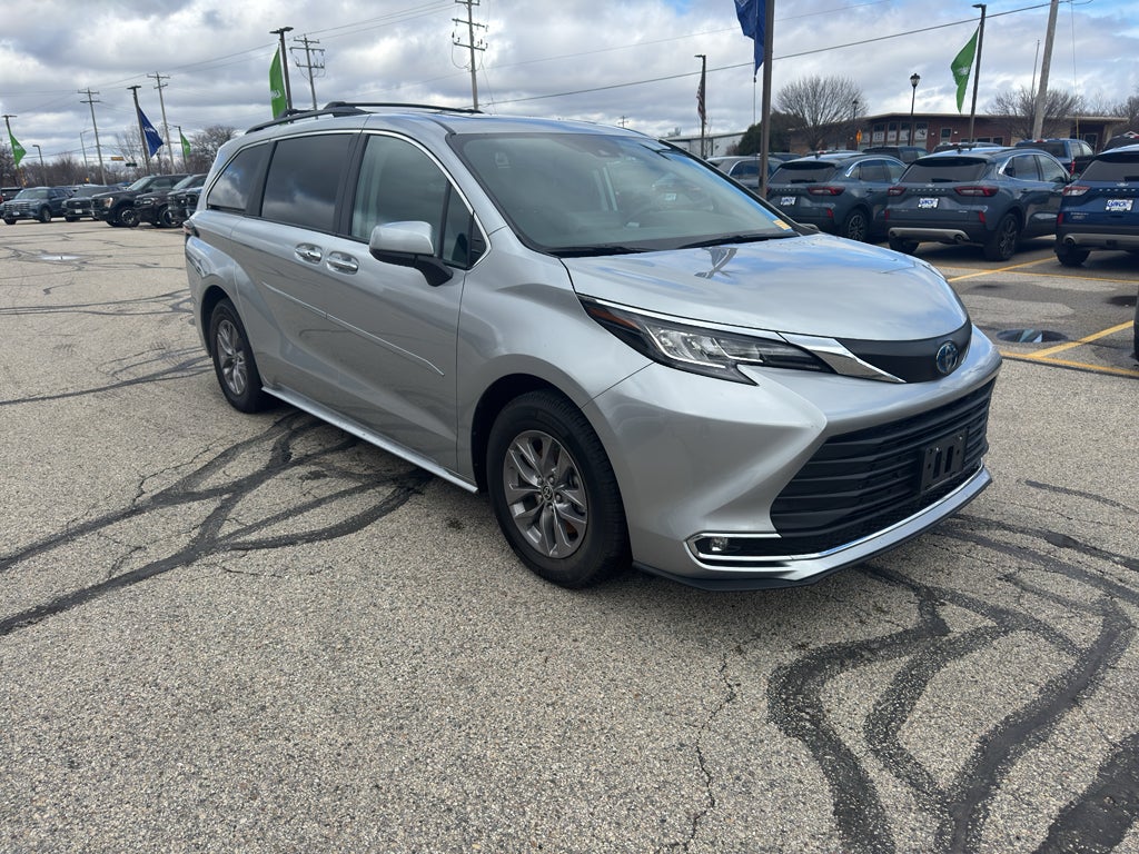 2022 Toyota Sienna XLE
