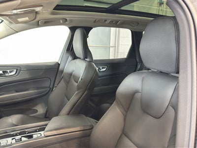 2025 Volvo XC60 Plus