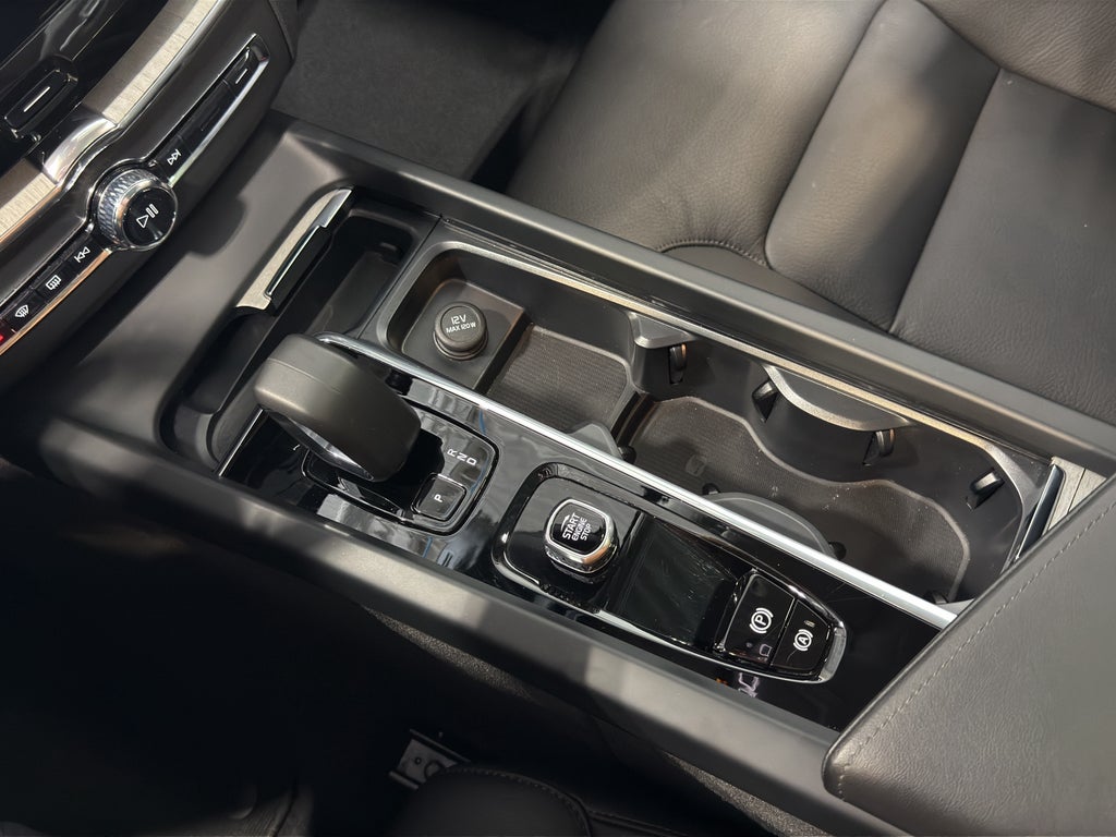 2025 Volvo XC60 Plus