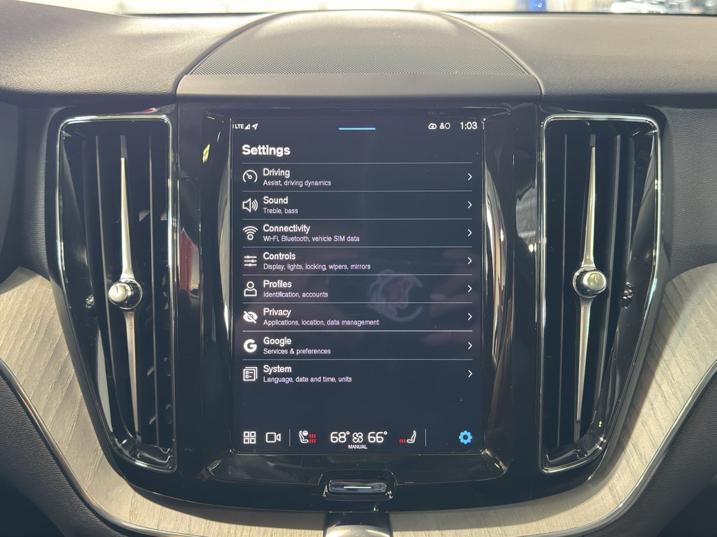 2025 Volvo XC60 Plus