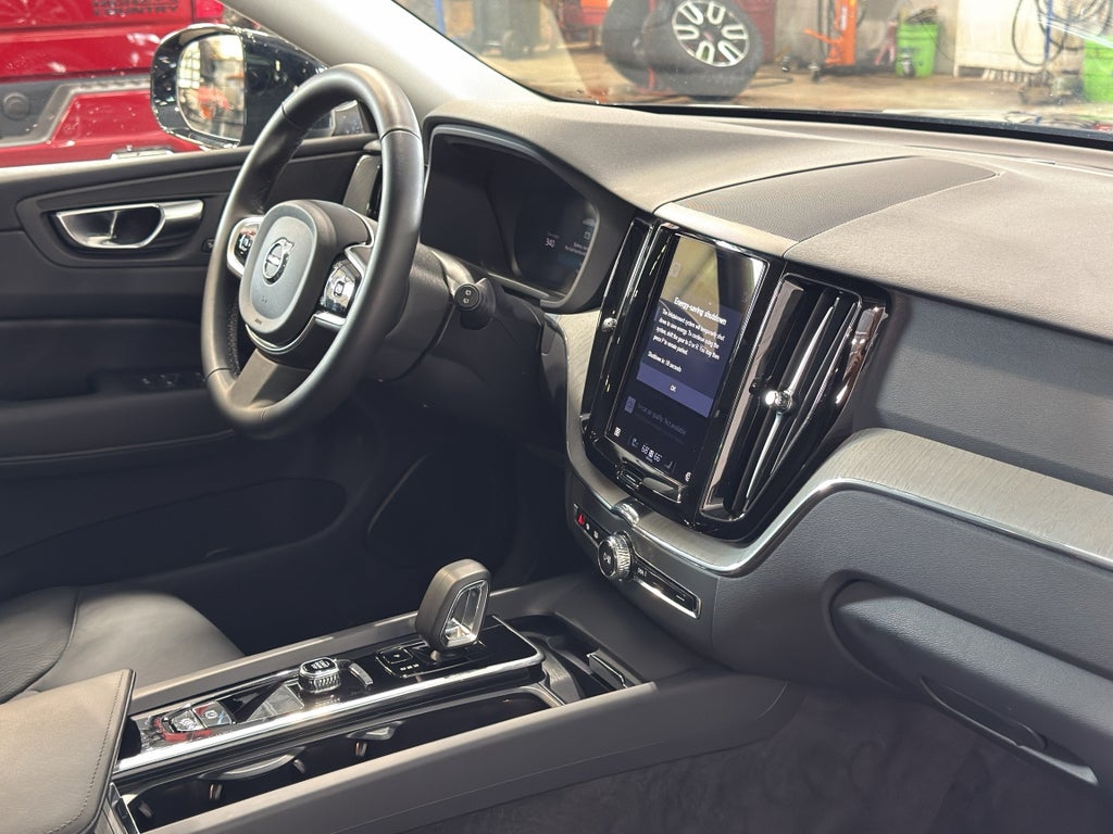 2025 Volvo XC60 Plus