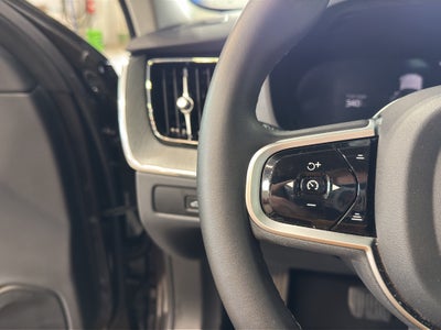 2025 Volvo XC60 Plus