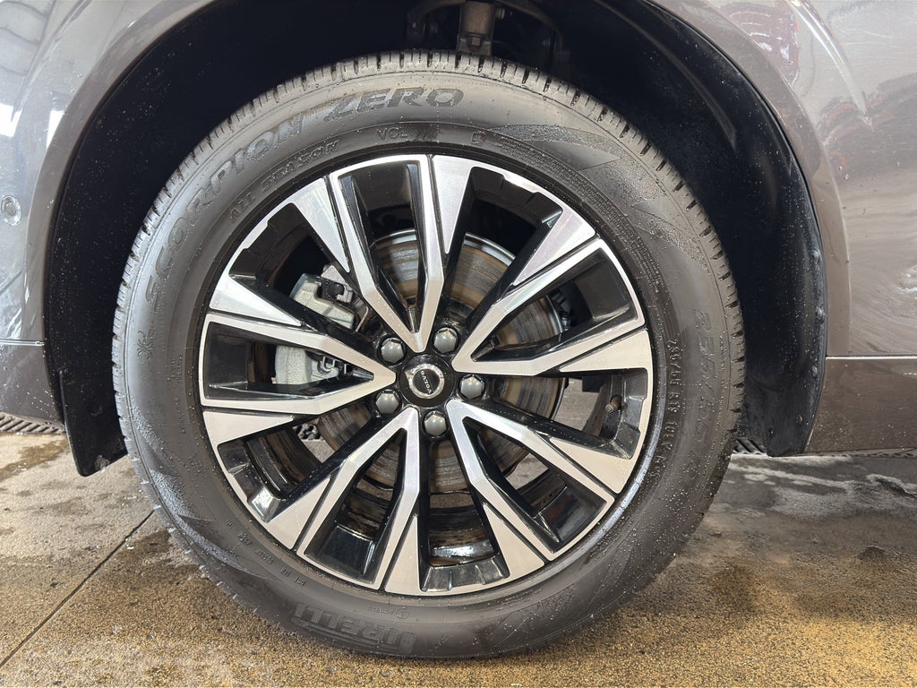 2025 Volvo XC60 Plus