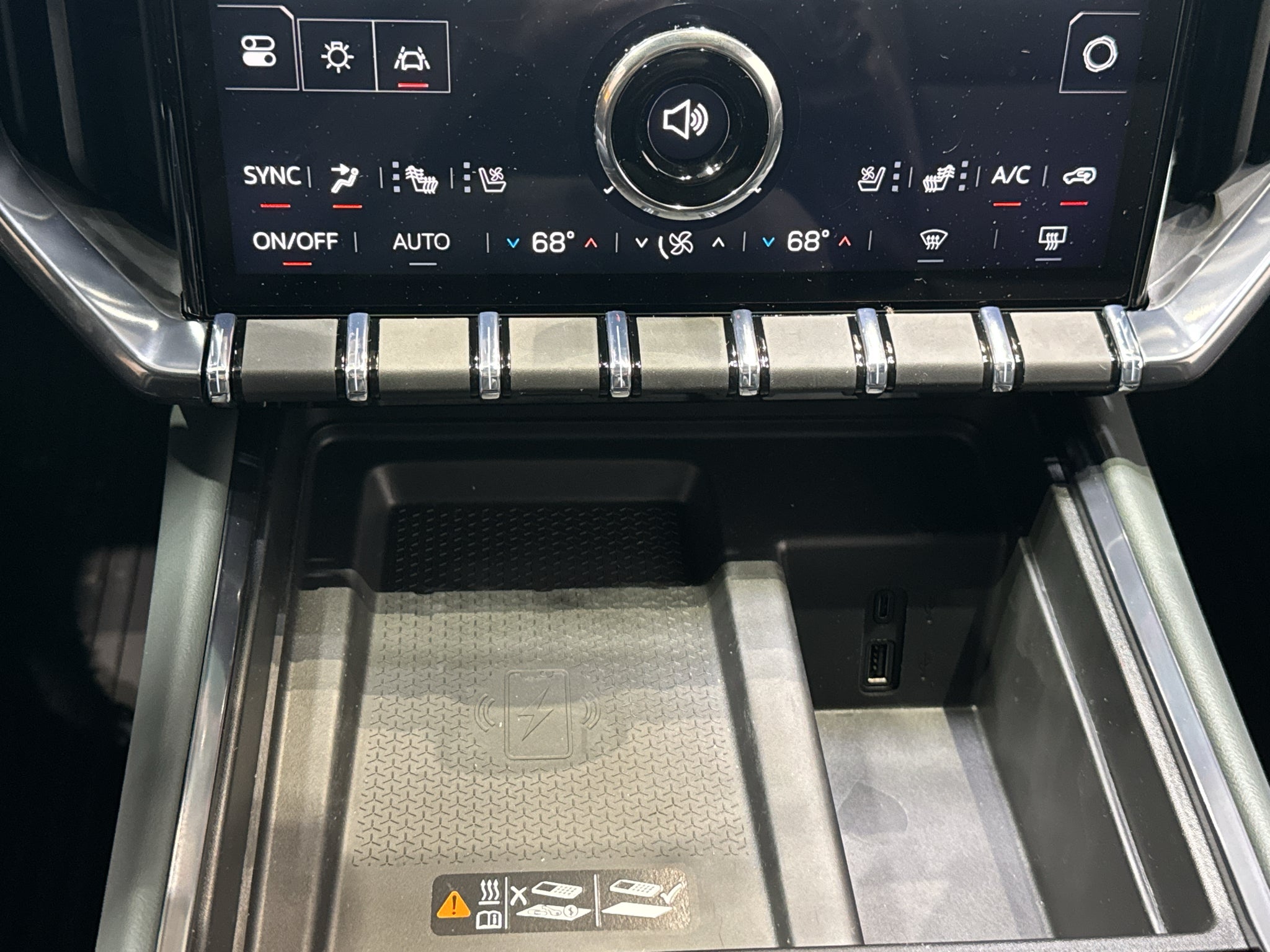2027 GMC Acadia AT4