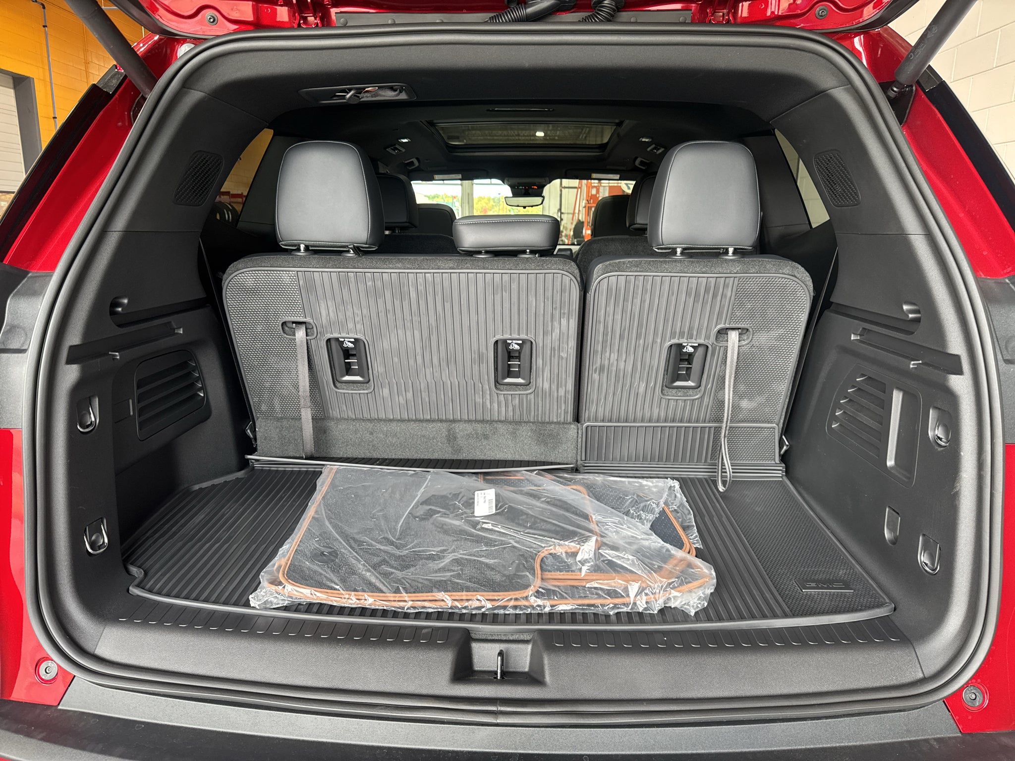 2027 GMC Acadia AT4