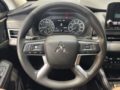 2022 Mitsubishi Outlander ES